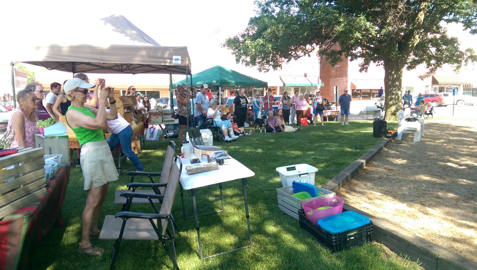Red Oak Farmers Market Thursdays and Saturdays in Historic Fountain